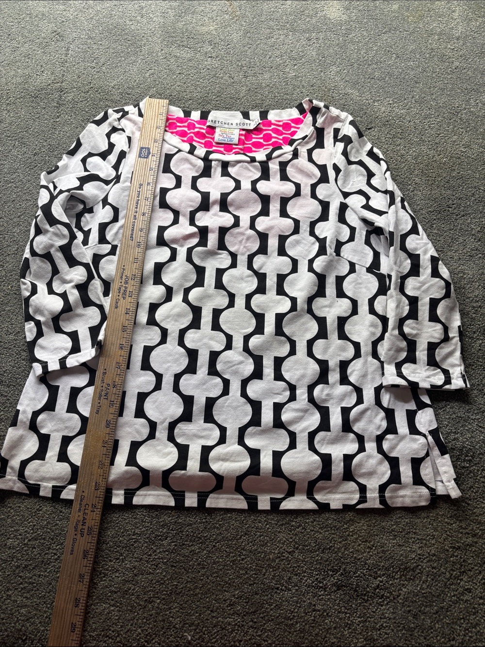 Gretchen Scott Designs top large black & White Geometric 3/4 Sleeve dots